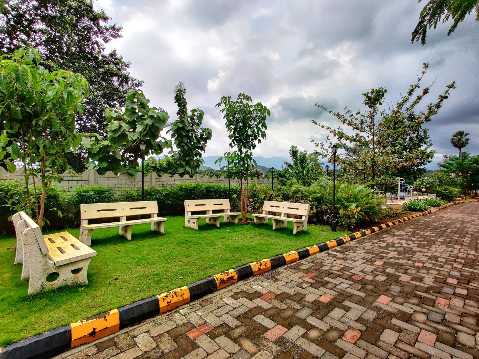 Pushpam Sanskruti Resort Karjat - A Pure Veg Resort Dhamni Exterior photo